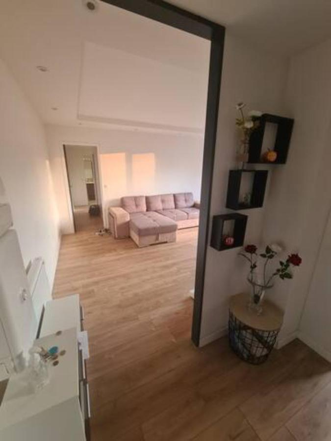Sunny And Renovated Flat In Secure Residence 라 가렌느-콜롱브 외부 사진